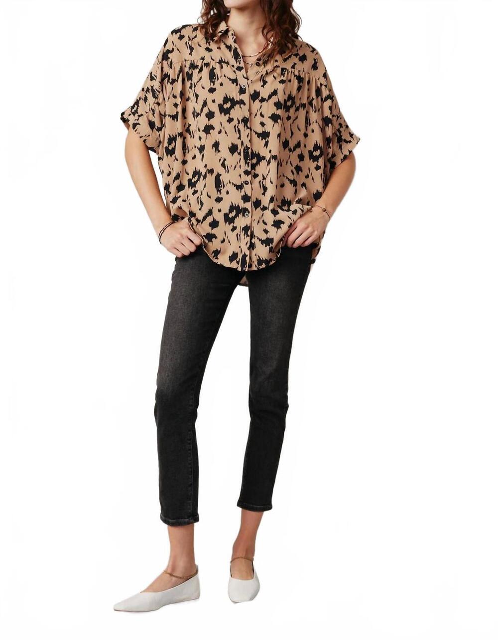 NEW HAYDEN LA lark abstract blouse in taupe/black
